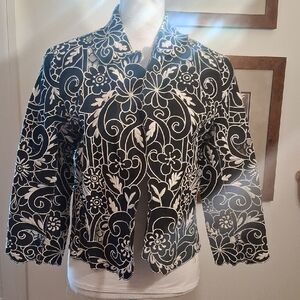 Chico's Black and White Cut Out Embroidered Floral Blazer Size 0